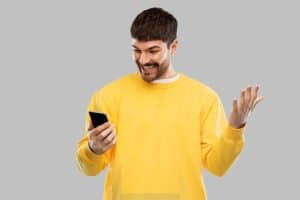 celular 4G y uno 5G en el uso diario