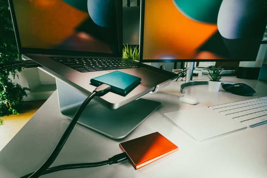 Imagen de Cuándo vale la pena usar un monitor externo con notebook