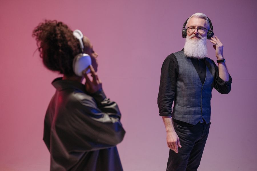 auriculares inalambricos economicos personas 2 Auriculares inalámbricos económicos para personas mayores