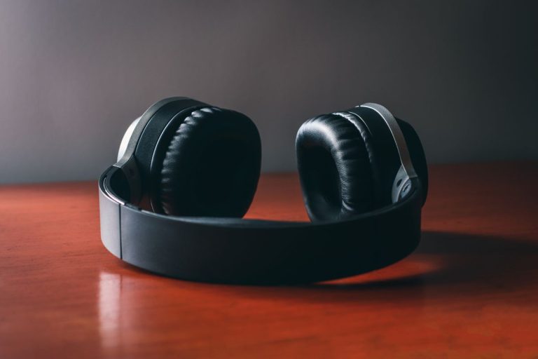 Auriculares inalámbricos SAT-PE-17043