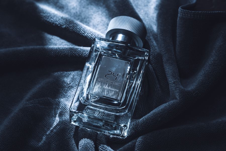 Perfume masculino de diseño elegante