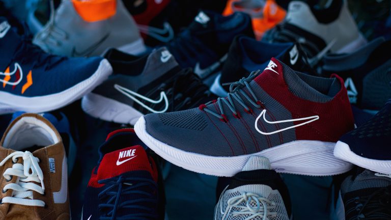 Zapatillas deportivas Nike y Adidas